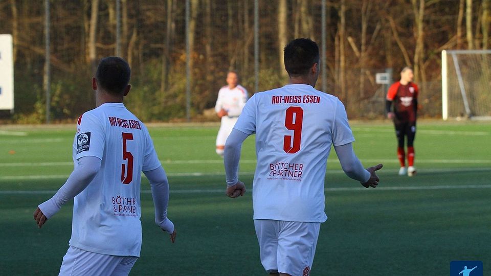 Marcel Platzek (Nummer neun) erzielte sechs Treffer für RWE II. 