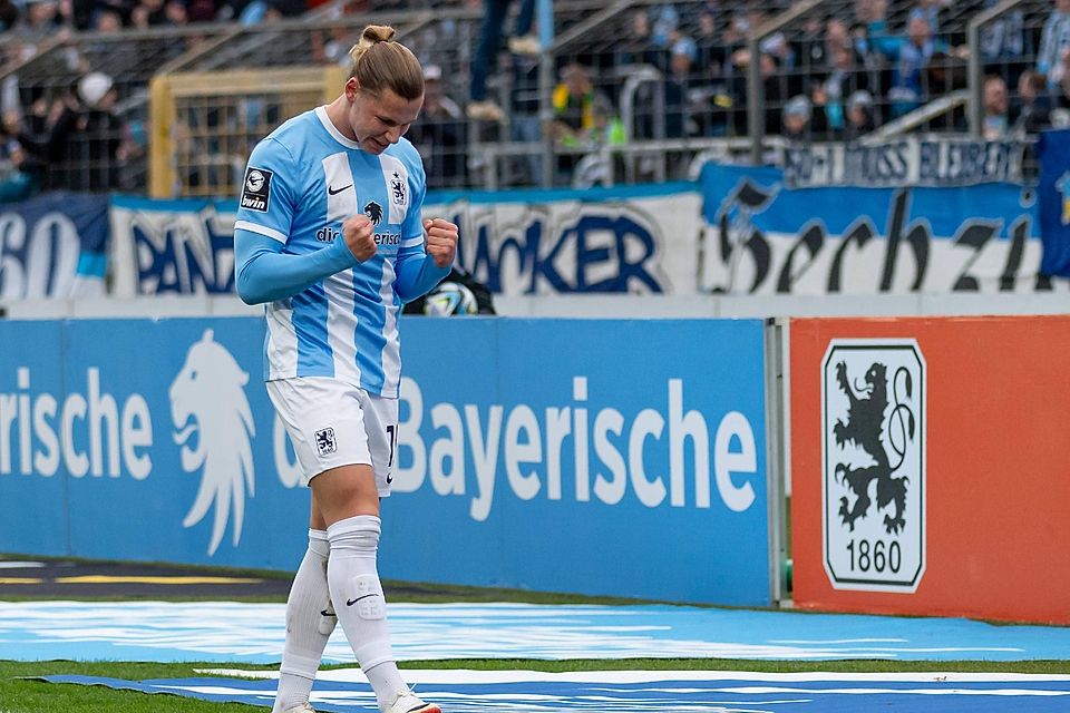 Fynn Lakenmacher jubelt über seinen Treffer zum 1:0 gegen den FC Ingolstadt.