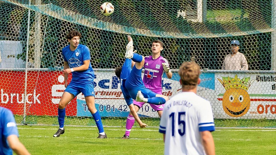 Aus und vorbei: Jakob Zißelsberger überwindet Keeper Jonas Fuhrmann beim 2:1-Siegtreffer.