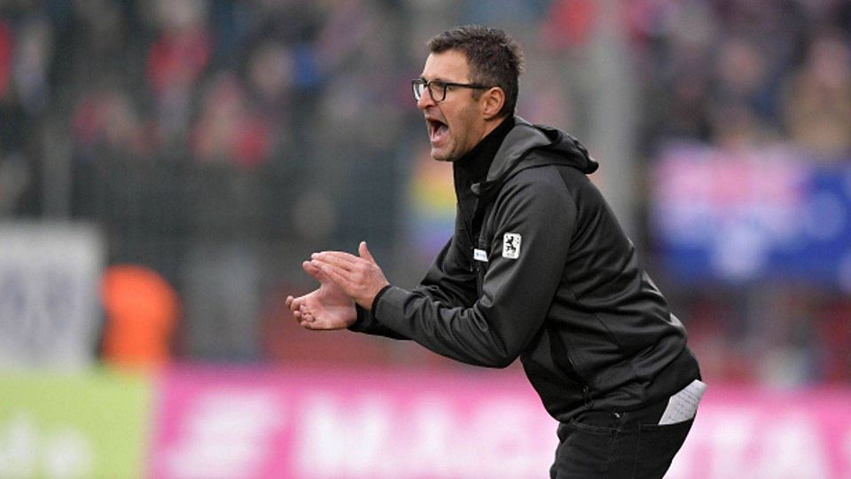Michael Köllner, Trainer des TSV 1860 München, motiviert seine Talente. MIS