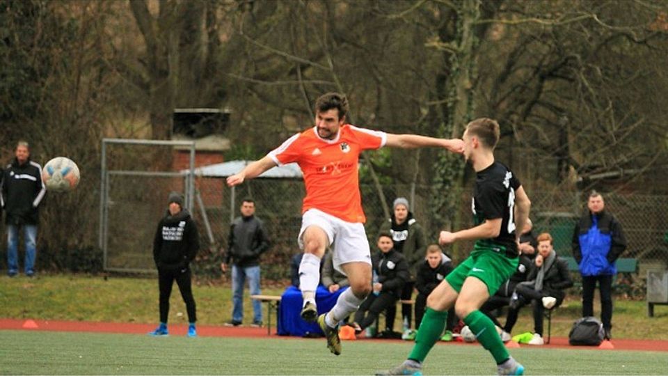 FSV Saulheim (orange) möchte an die Leistung in Marienborn anknüpfen. F: Wolff