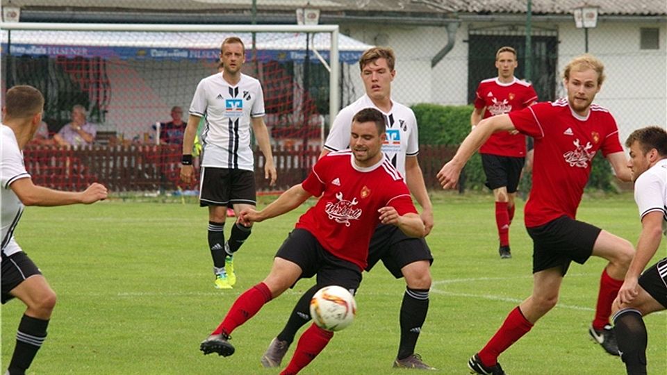 Teammanager und Torjäger Thomas Maier soll den Freien TuS zum Klassenerhalt führen. Foto: Schmautz
