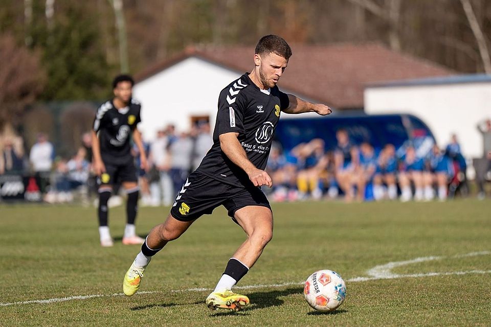 Der FC Moosinning braucht einen Pflichtsieg gegen den Letzten. Der FC Moosinning braucht einen Pflichtsieg gegen den Letzten.