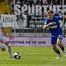 Sandhausen (weiß) läuft diese Runde fast nur hinterher.