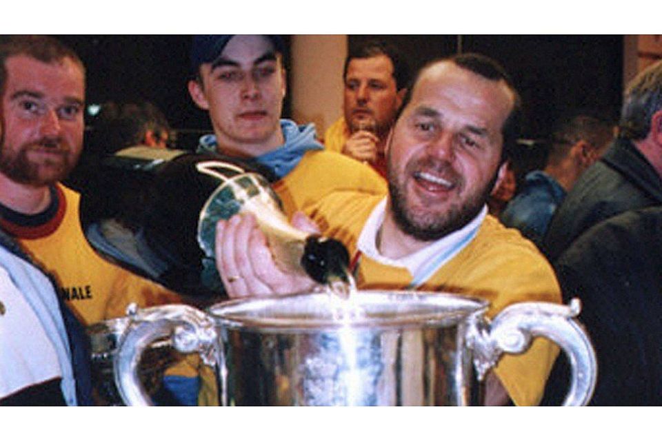 Benny Reiter feierte 2002 den Pokalsieg mit Beggen - Archivfoto: Hubert Rickal