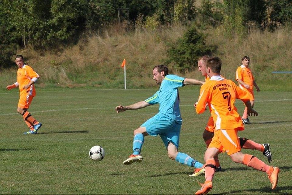 Nach Wallwitz will Mücheln (blau) jetzt Niemberg ausschalten. F: Elmar Glups