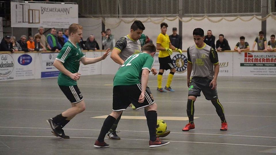 Archivbild: Der TSV Ottersberg (grüne Trikots) und TB Uphusen (graue Trikots) bestritten bei den letzten drei Auflagen des Supercups jeweils das Finale.