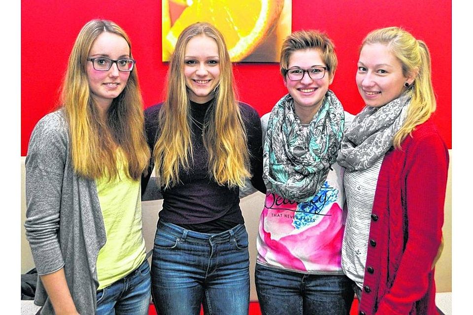 Sie zogen als Mannschaftsrat die Halbzeitbilanz der Fußballerinnen des TV Konzen (von links): Julia Hermanns, Lena Warbel sowie Maria und Kathrin Leister. Es fehlt Julia Steinröx.