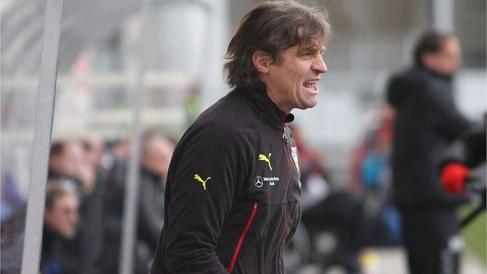 Der Wind wird rauer für seine Mannschaft. Walter Thomae fordert mehr Entschlossenhiet vom VfB II. F: Lommel
