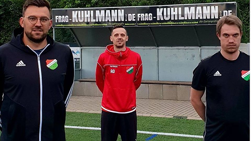 Lars Kreimer (l.) übergibt an seinen bisherigen Co-Trainer Alexander Ditz (m.) und Matthias Thiele (r.).