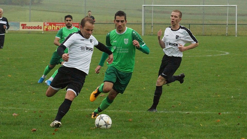 Hengstfeld (grün) ist nach dem 2:0-Sieg gegen Leukershausen II Tabellenführer, die Sportfreunde befinden sich mit einem Punkt auf dem vorletzten Platz.   