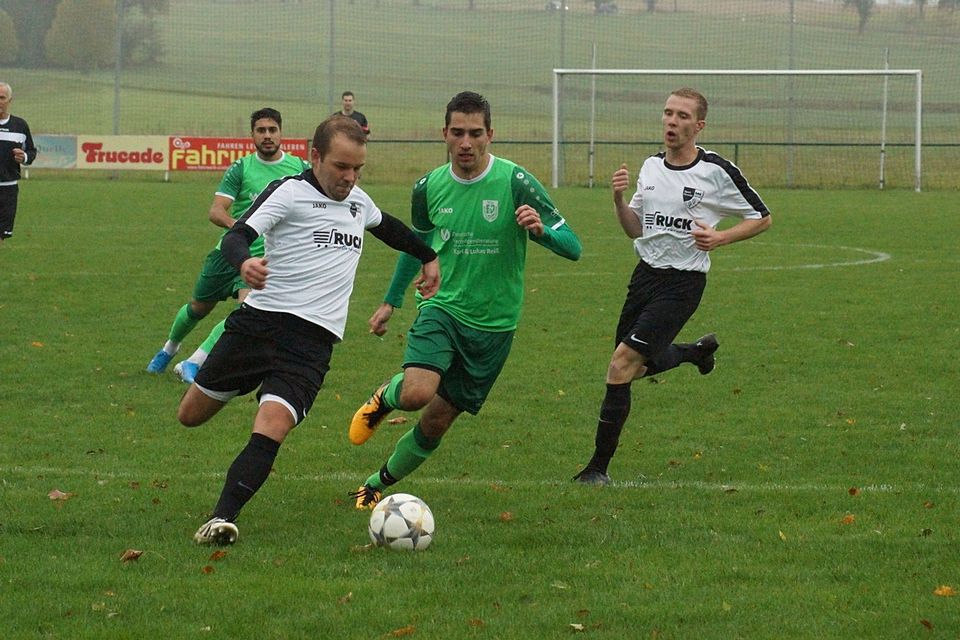 Hengstfeld (grün) ist nach dem 2:0-Sieg gegen Leukershausen II Tabellenführer, die Sportfreunde befinden sich mit einem Punkt auf dem vorletzten Platz.   