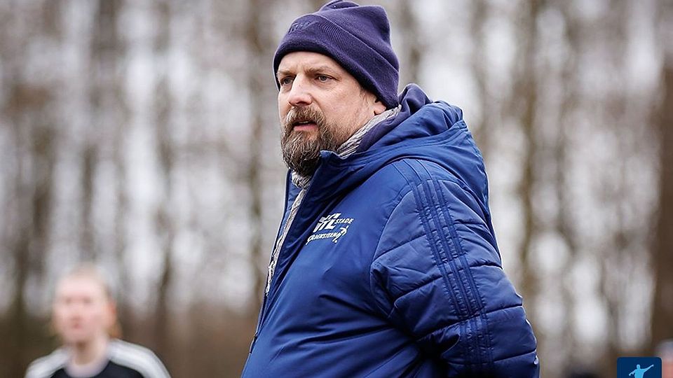 VfL-Trainer Bert Riedel hat mit seinem Team den Klassenerhalt geschafft.