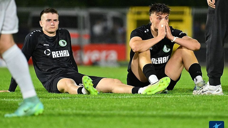 Ein Bild, das für sich spricht: Christian Rzonsa (links) und Yannick Jassmann nach dem Aschaffenburg-Aus.