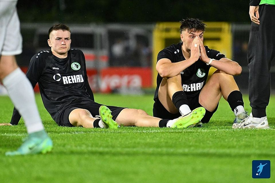 Ein Bild, das für sich spricht: Christian Rzonsa (links) und Yannick Jassmann nach dem Aschaffenburg-Aus.