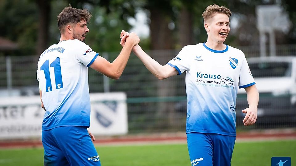 Ole Zurek und Benedict Schwanewilms bejubeln einen weiteren Sieg.