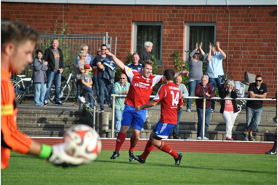 Der Drochterser Fußballer Nico Mau (links) hat in dieser Saison zwei Tore erzielt, ist aber vor allem für die Zweikämpfe im Mittelfeld zuständig. Foto Berlin