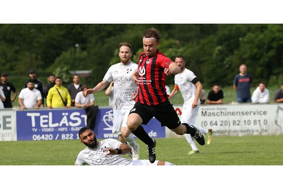 Nur wenn Caldern (am Boden Razan Faraq) strauchelt, kann Lukas Prior mit Buchenau noch zum Titel springen. © Jens Schmidt