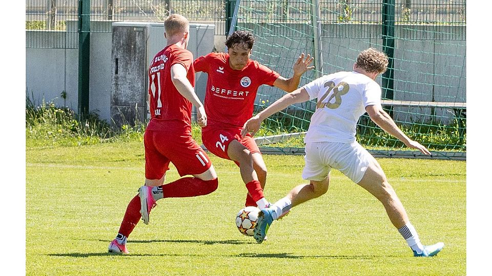 „Ein Traum ging in Erfüllung“: Der 18-jährige Neuzugang Marvin Vidal Chacón (am Ball) erzielte gegen den FC Kosova sein erstes Heimtor für den TSV Gilching.