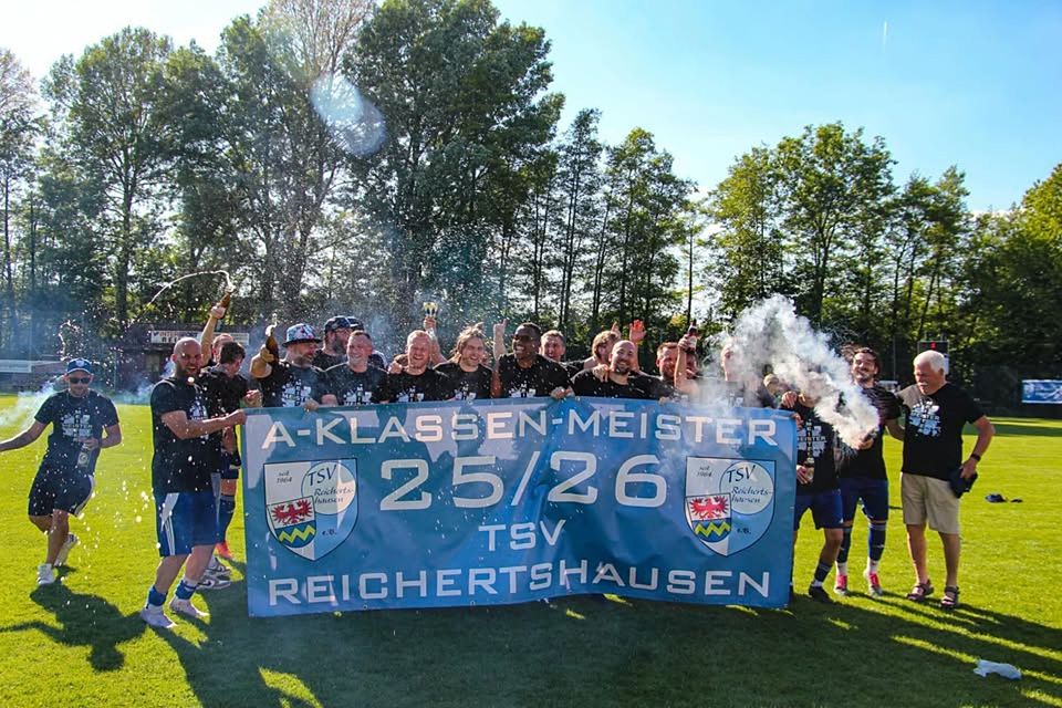 "Nach all der Sch.., geht's auf die Reise, Richtown international" bzw. in der Kreisklasse ;) "Nach all der Sch.., geht's auf die Reise, Richtown international" bzw. in der Kreisklasse ;)