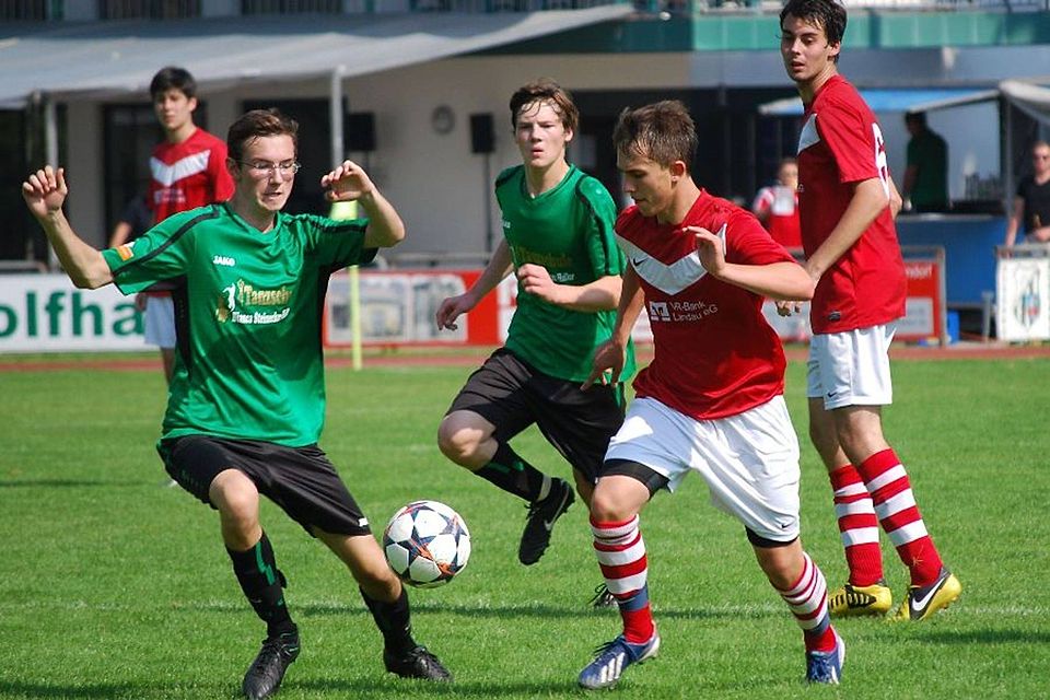 die SG Osterhofen/Aicha/Buchhofen (grüne Trikots) behielten gegen den TSV Mamming die Oberhand. Foto: Nagl