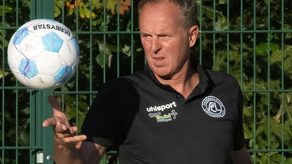  Bleibt weiter auf der sportlichen Kommandobrücke des FC Löffingen: Tobias Urban | Foto: Wolfgang Scheu