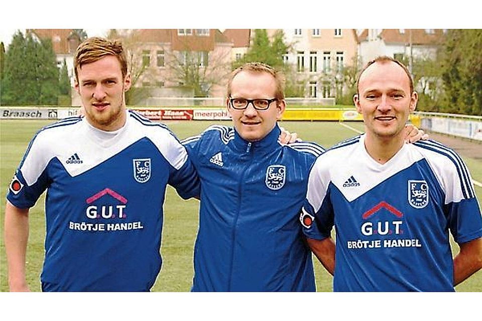 Drei Neuzugänge begrüßten die Rasteder zum Start der Vorbereitung (von links): Lennart Wolters, Marc Bury und Jens  Wolters. FC Rastede