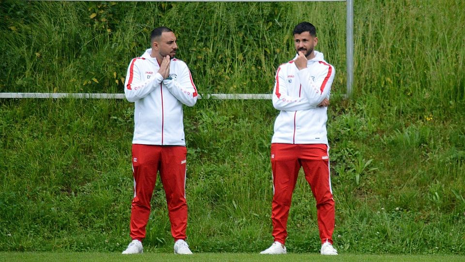 Das Trainerduo Ciro Ciano und Akif Dogan (von links) ist beim Tabellenzweiten TSV Neusäß überraschend zurückgetreten. 