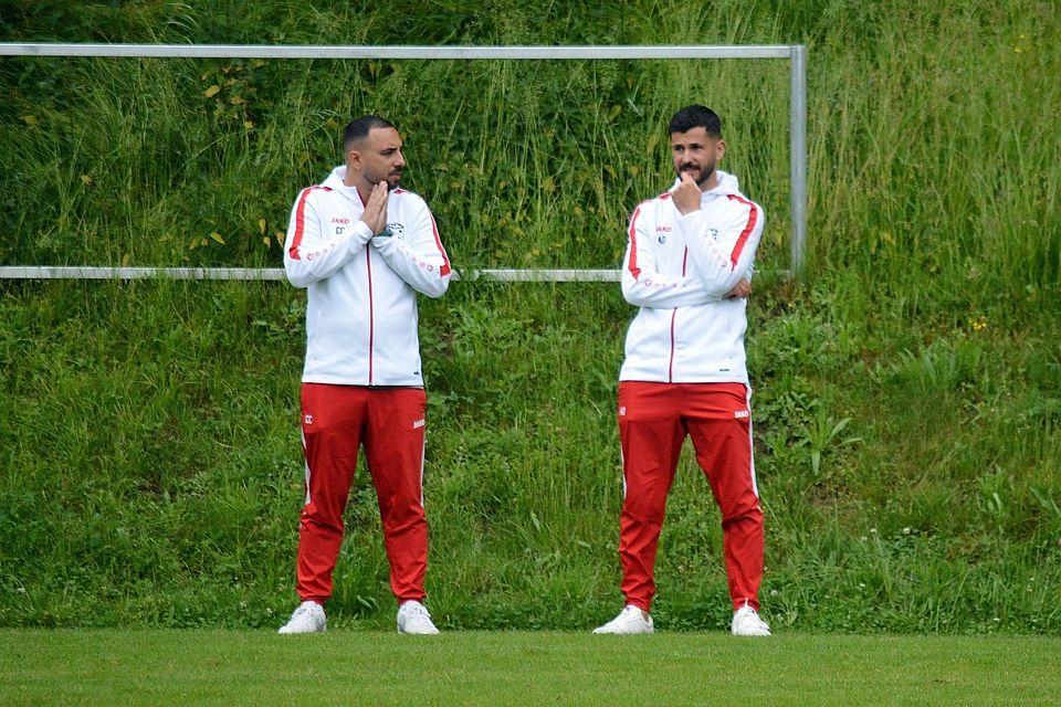Das Trainerduo Ciro Ciano und Akif Dogan (von links) ist beim Tabellenzweiten TSV Neusäß überraschend zurückgetreten. 
