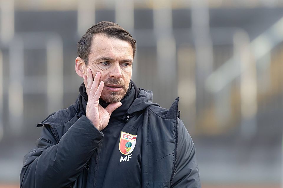 Sein Team gibt ihm Rätsel auf: FCA-Coach Markus Feulner musste gegen Aschaffenburg eine 0:1-Niederlage mit ansehen. Es war das fünfte (!) Heimspiel 2026 ohne eigenen Treffer.