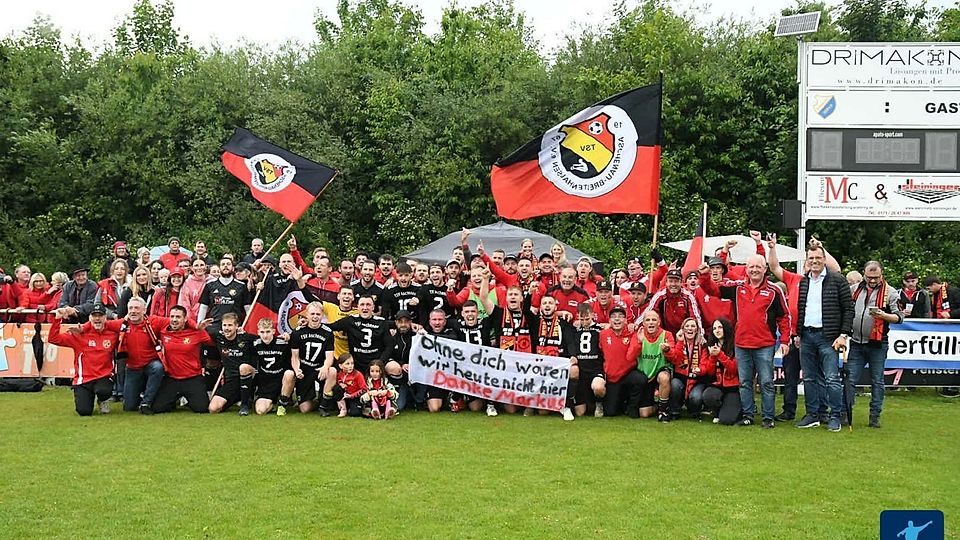 So sehen Sieger aus: Aschenau ist Kreisklassist!