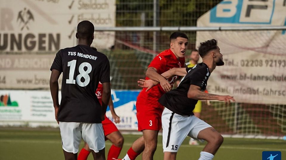 Safak Temel - hier für den 1. FC Niederkassel im Einsatz - spielt ab sofort für den SV Niederbachem.