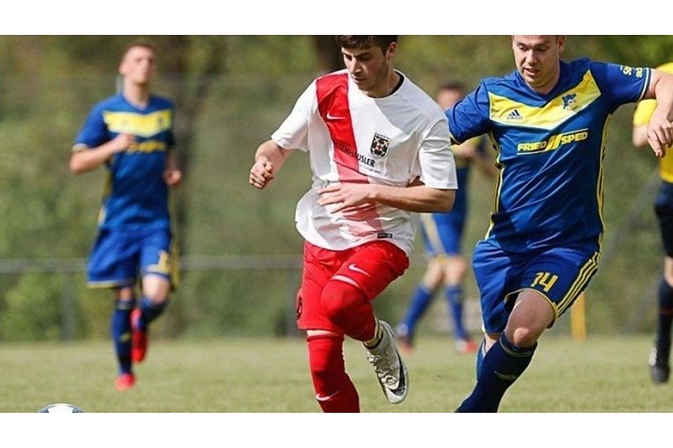 Andreas Häußler (links) kassierte mit der SG Mettenber eine 2:5-Niederlage in Schönebürg, hier mit. (Foto: Volker Strohmaier)