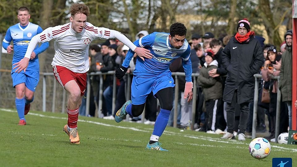 Adalbert Kuczynski (r.) und seine Hilsbacher (weiß) dürfen auf einen starken Saisonstart zurückblicken.