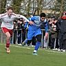 Adalbert Kuczynski (r.) und seine Hilsbacher (weiß) dürfen auf einen starken Saisonstart zurückblicken.