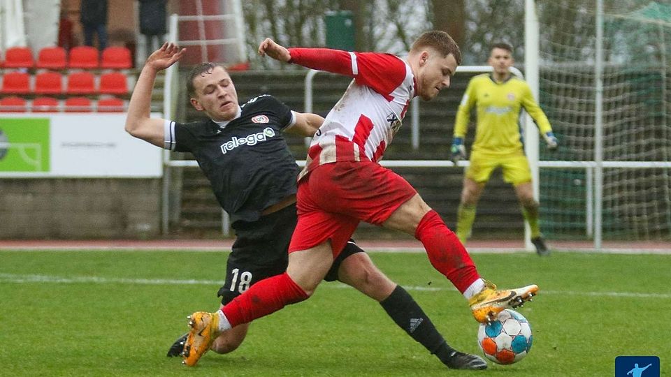 Der SV Bergisch Gladbach und FC Hennef spielen auch 2022/23 Mittelrheinliga.