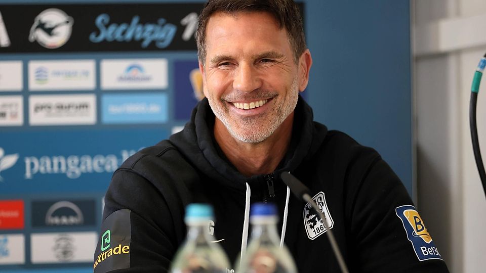 Löwen-Trainer Patrick Glöckner war nach dem 5:1-Heimsieg gegen Energie Cottbus bester Laune.