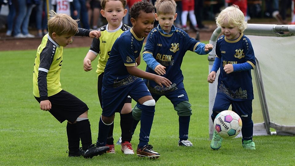 Die Kinder haben beim Glehner Pfingstturnier viel Spaß.