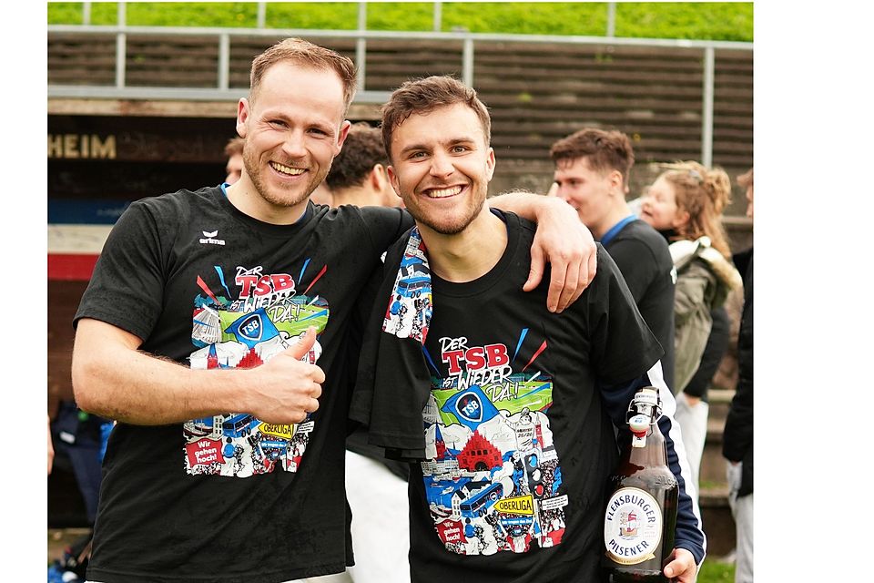 Schießen den TSB Flensburg wieder in die Oberliga zurück - die Torschützen Tobias Zuth (li.) und Cedric Neumann.