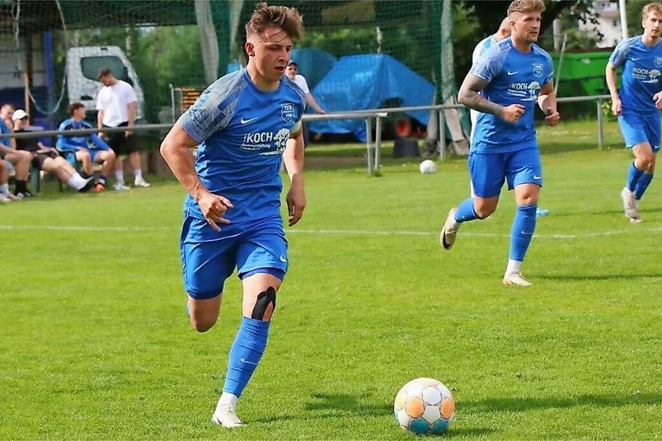 Kapitän Marius Hagenguth am Ball für den TuS vom Kaiserstuhl.