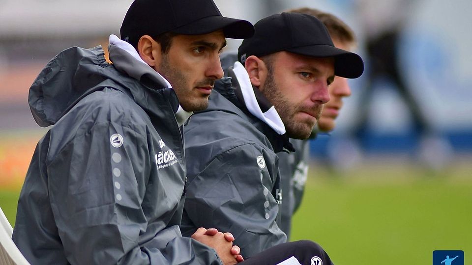 Dennis da Silva Félix (l.) ist nicht mehr Trainer des SV Rödinghausen.