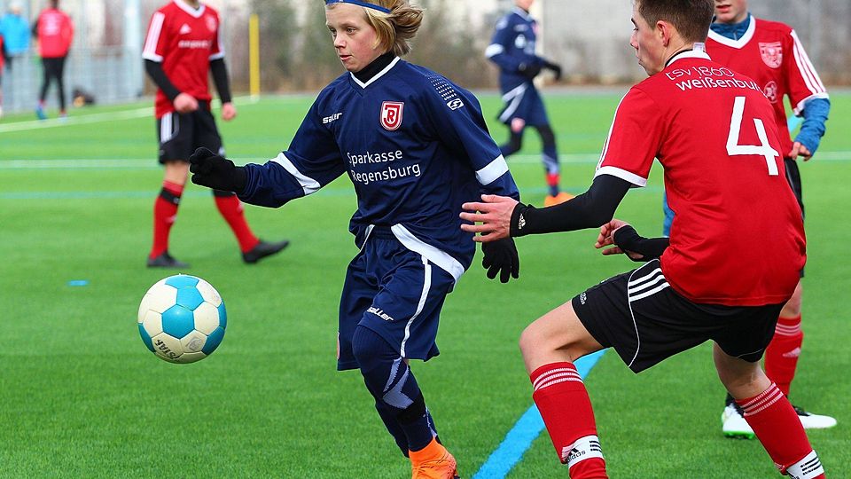 Die Jahn-U15 um Nico Daffner (li.) geht nicht ohne Chancen ins Titelrennen in Odelzhausen. F: Würthele