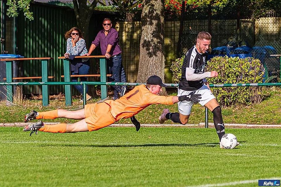 Bongers (hier noch beim FC Bocholt) verlängert in Isselburg Bongers (hier noch beim FC Bocholt) verlängert in Isselburg