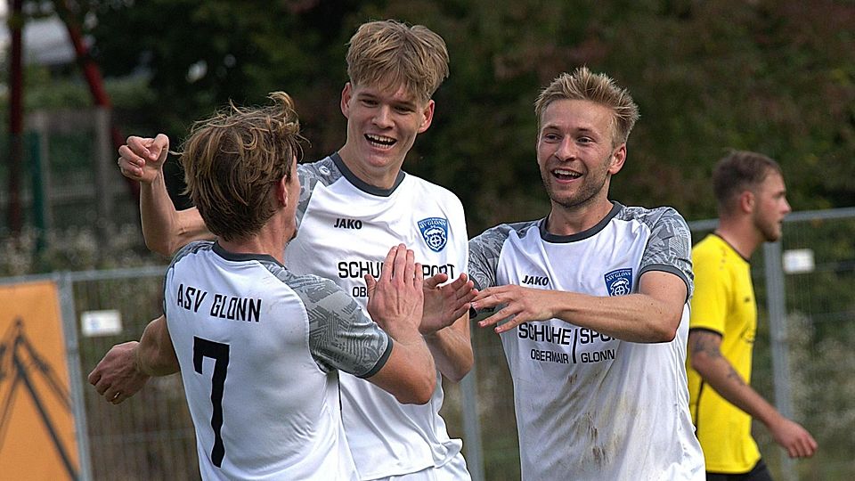 Nur kurz war die Freude bei den Glonner Gastgebern mit Sebastian Stelzer, Phillip Trowe und Michael Staudinger (v.l.).