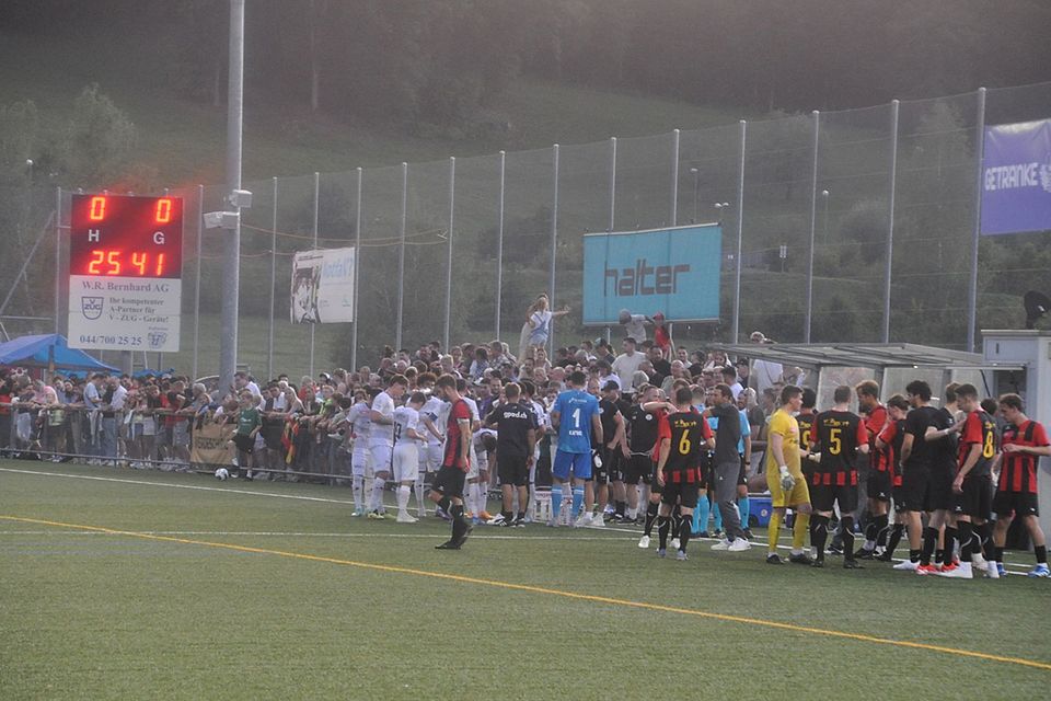 Mitte Hälfte eins wurde den Spielern eine Trinkpause gewährt.