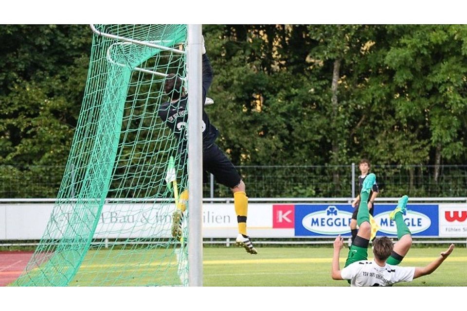 TSV Ebersberg-Keeper Alexander Boschner. Foto: Riede