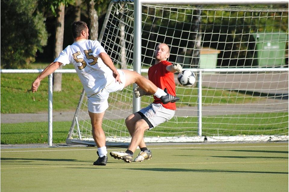 Die Owayonics (weiss) konnten an diesem Wochenende wieder drei Punkte einfahren. F: Brandt Die Owayonics (weiss) konnten an diesem Wochenende wieder drei Punkte einfahren. F: Brandt