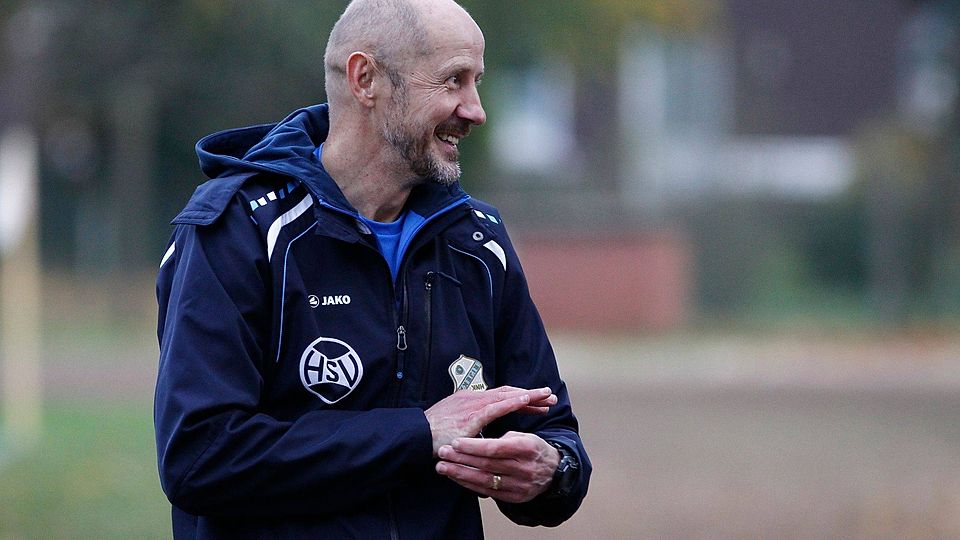 Will dem HSV weiterhin helfen: Trainer Branko Dragutinovic. F: Lars Schröer