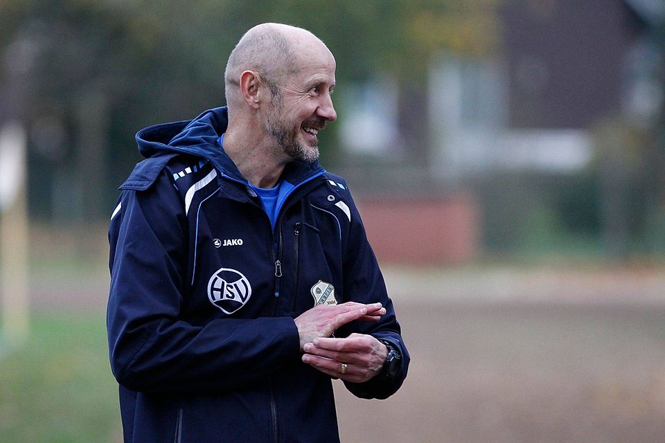 Will dem HSV weiterhin helfen: Trainer Branko Dragutinovic. F: Lars Schröer