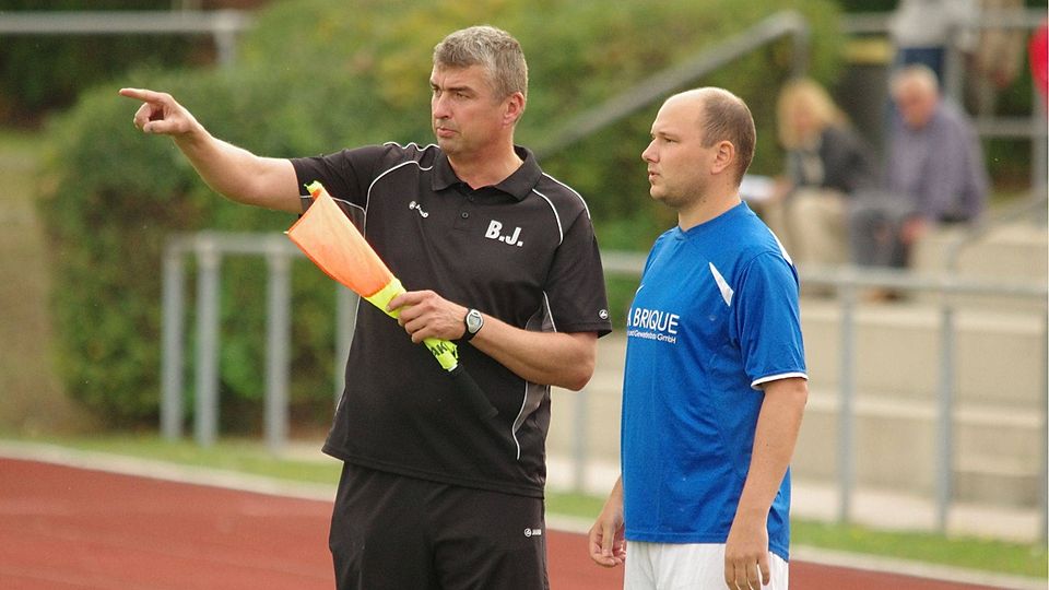 Trainer Jürgen Bauer könnte mit dem FC Tegernheim II den Sprung in die Kreisliga schaffen. F: lst